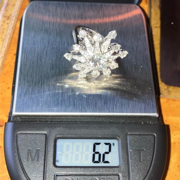 Genuine Moissanite Sterling Silver Cocktail Ring Size 6 - Picture 9 of 9